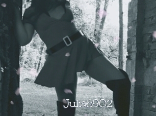 Julia6902